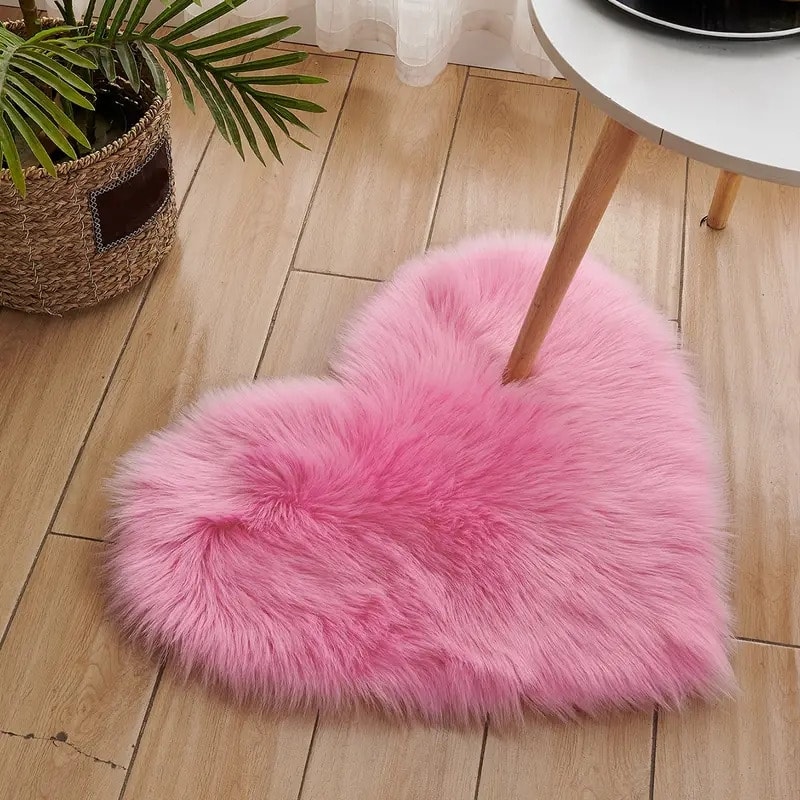 Curata Heart Shaped Faux Fur Rug Shag Fluffy Rug 6 colors 19.6" x